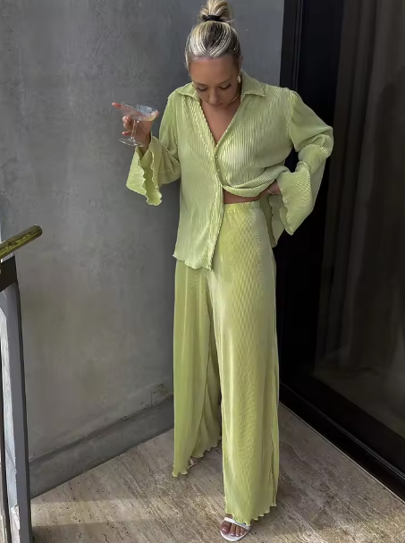 Lime green pleats setup