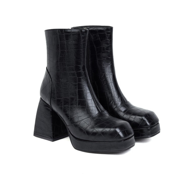 Crocodile like short boots