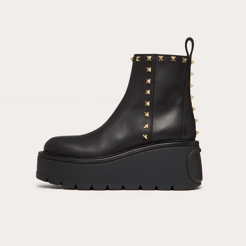 Cowhide studs boots