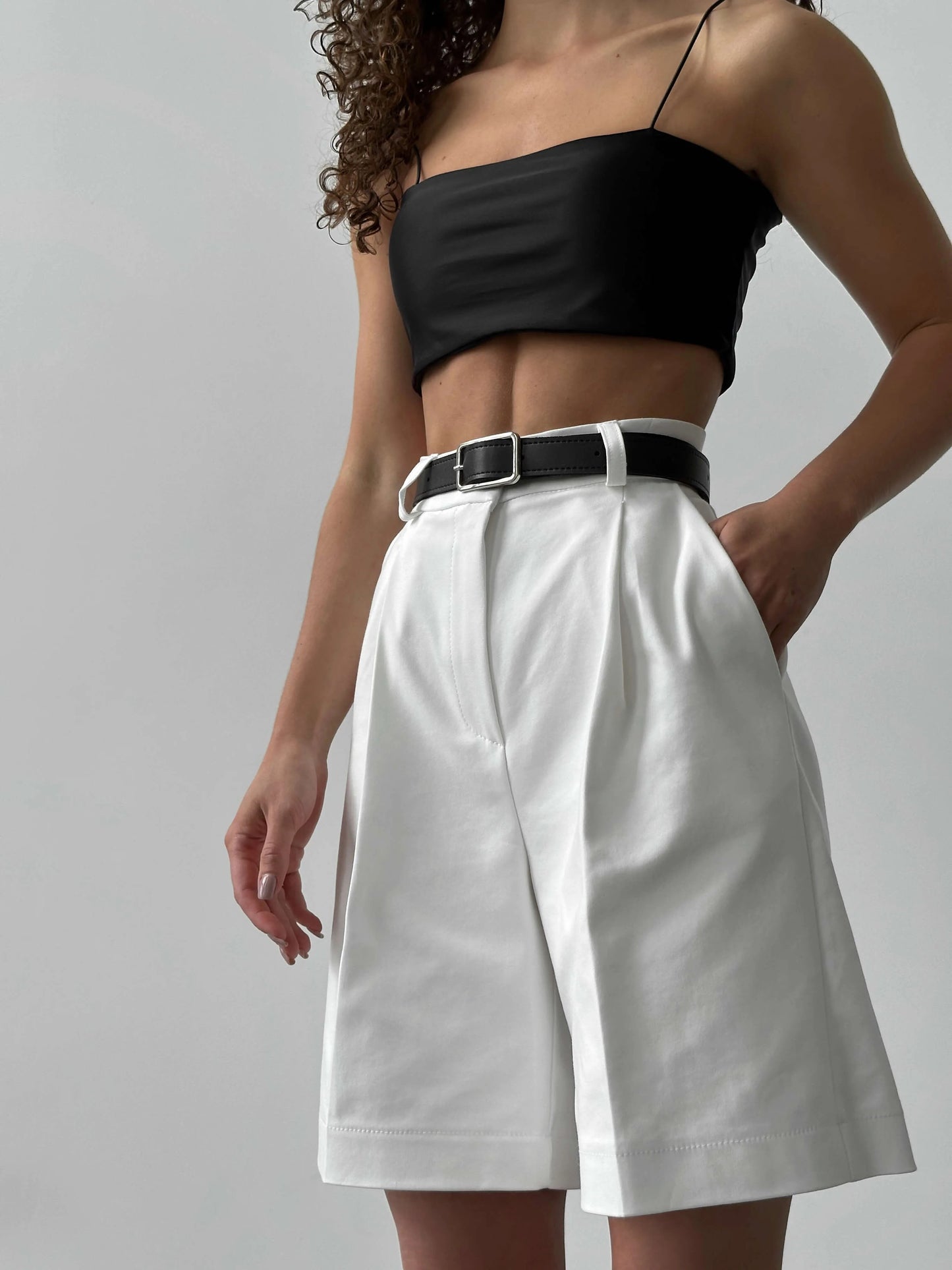 Half high slacks pants