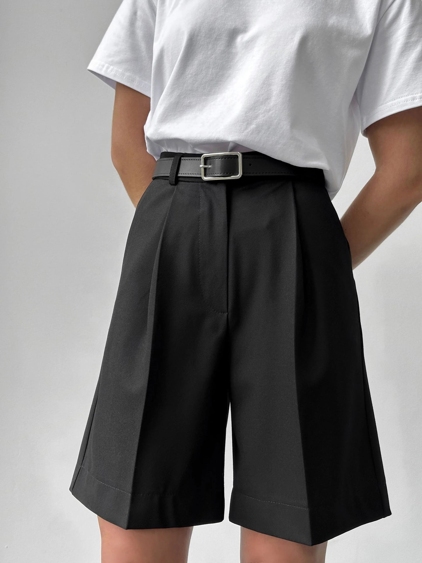 Half high slacks pants
