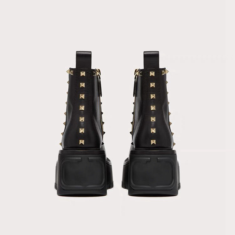 Cowhide studs boots