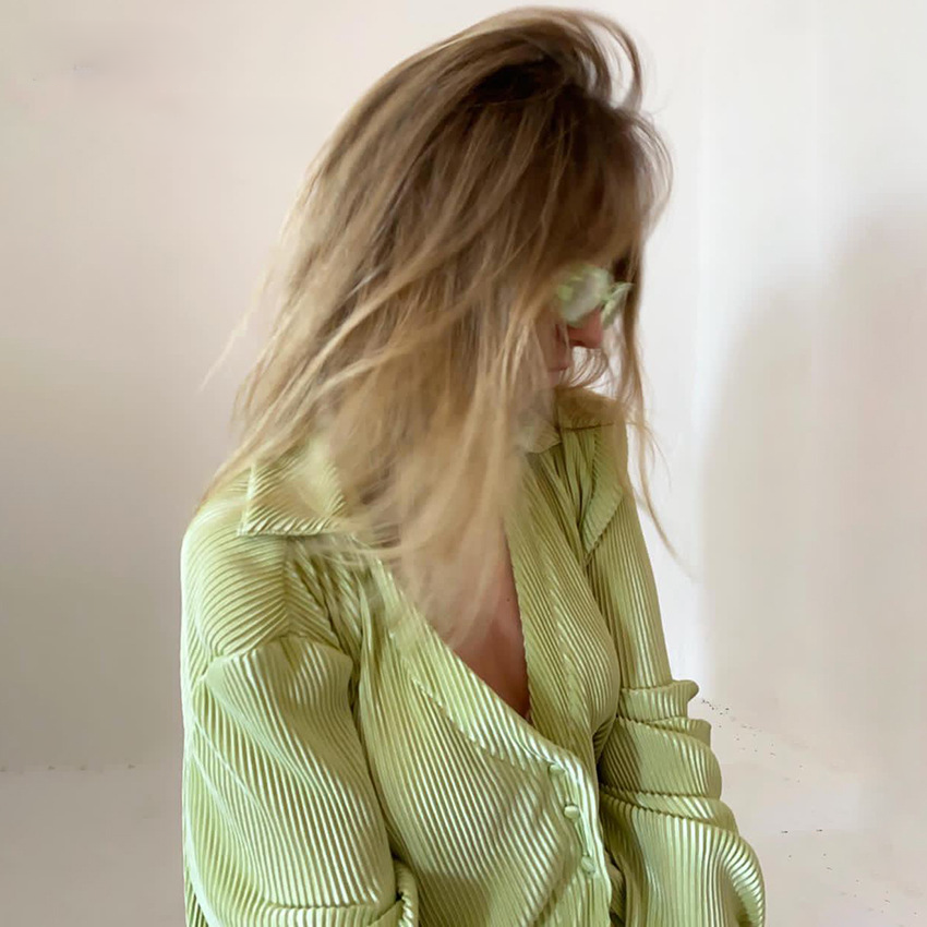 Lime green pleats setup