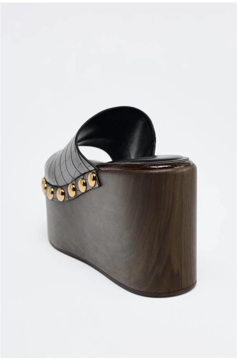 Woody wedge sandal