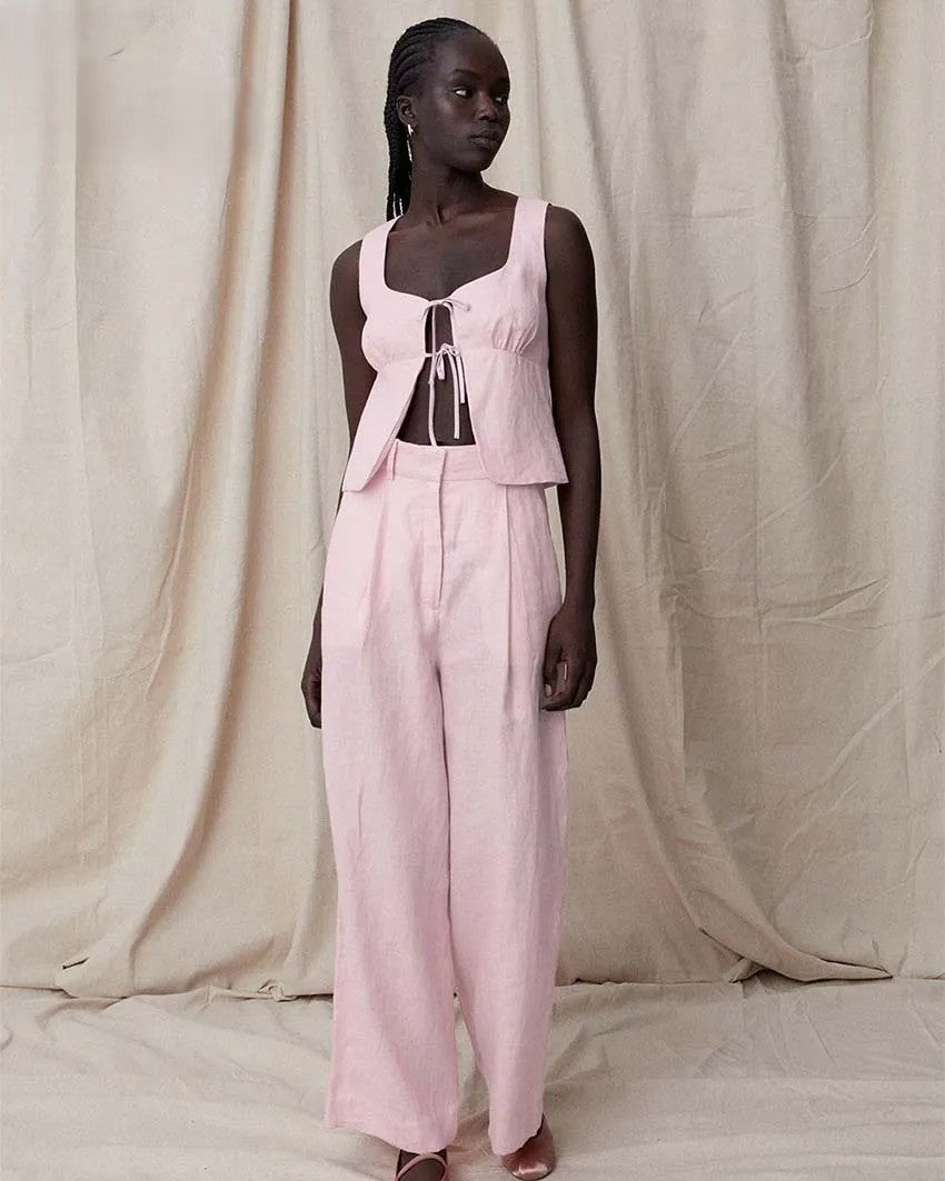 Pinky lace up set up
