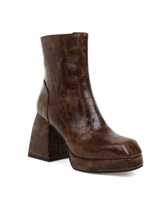 Crocodile like short boots