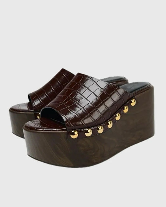 Woody wedge sandal