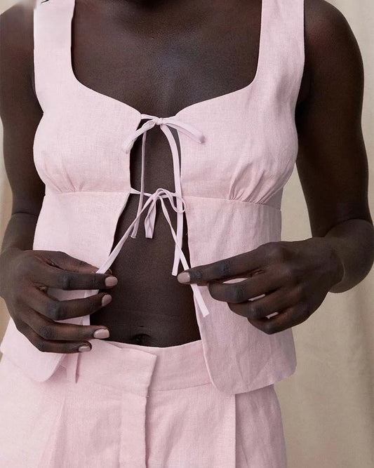 Pinky lace up set up